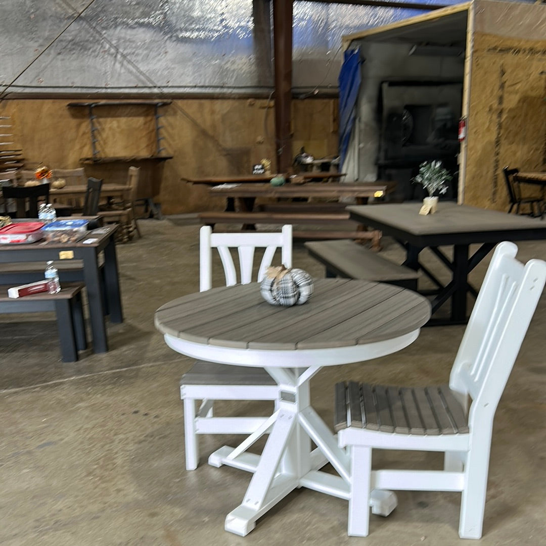 42” Round outdoor poly table with 2 chairs – Wooden Whale