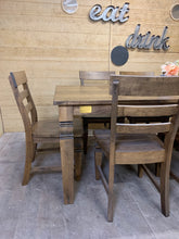 Load image into Gallery viewer, Hammerty Chair