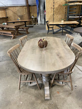 Load image into Gallery viewer, Stunning oval dining table 6 foot
