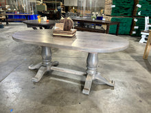 Load image into Gallery viewer, Stunning oval dining table 6 foot
