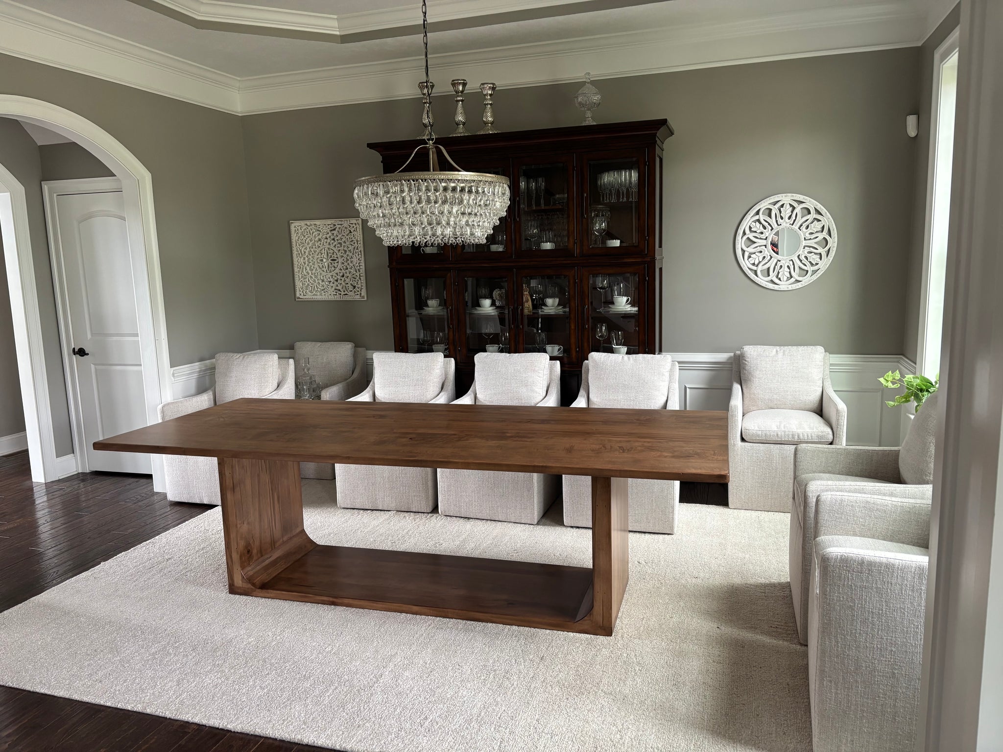 Best dining room tables, made of solid wood, dining tables made in the usa