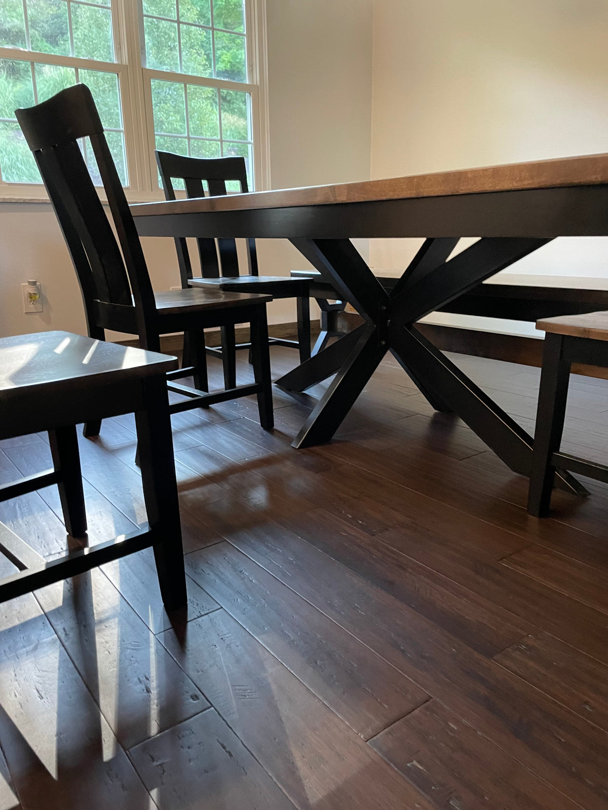 Metal Pedestal Dinning Table