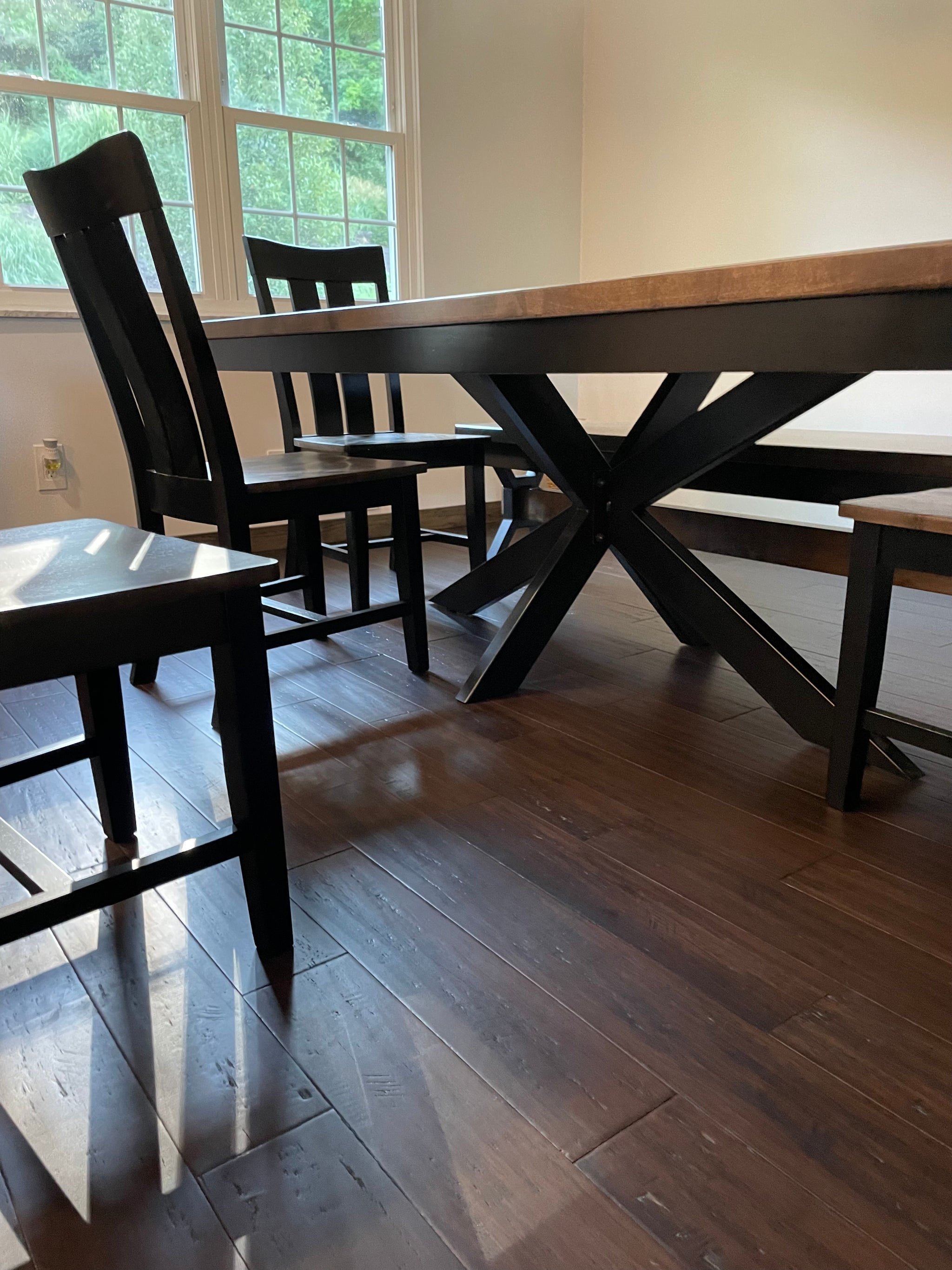 Metal Pedestal Dinning Table