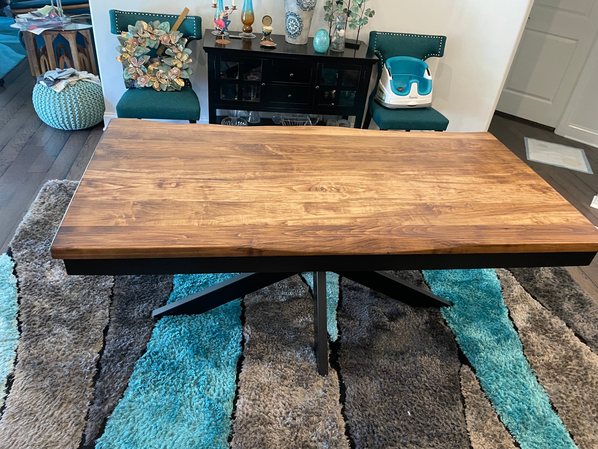 Metal Pedestal Dinning Table