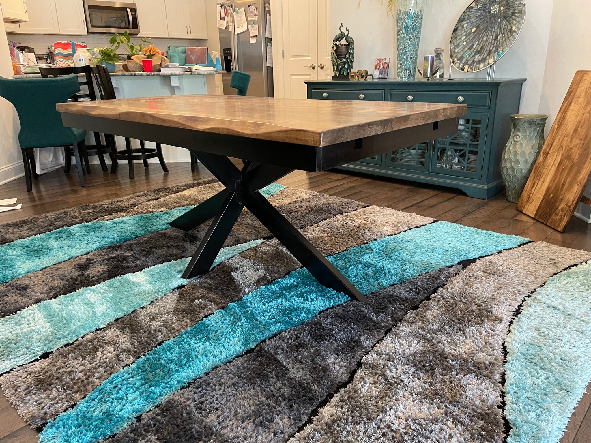 Metal Pedestal Dinning Table