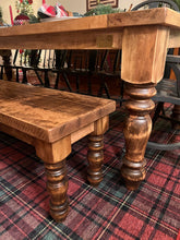 Load image into Gallery viewer, Victorian Spindle Leg Dining Table
